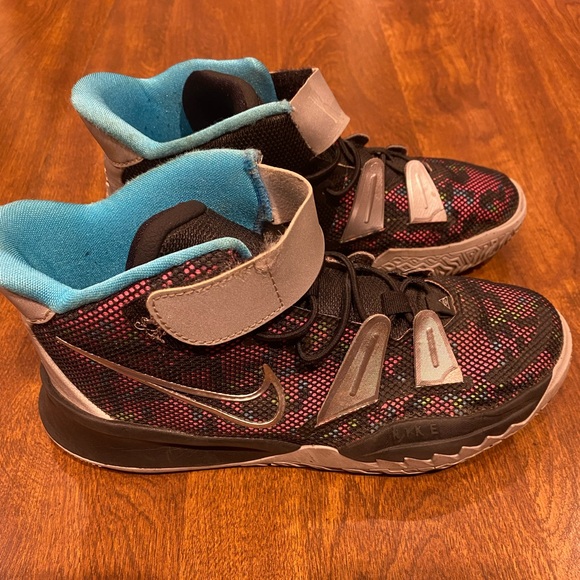 Nike Kyrie 7 GS Pixel Camo Black Multi Color Shoes - Picture 9 of 9